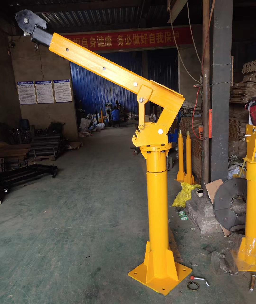 2噸小吊機，隨車吊機，小型車載吊機